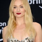 ///Sophie Turner dimensionada