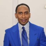 NOVA IORQUE, NOVA IORQUE - 14 DE MAIO: Stephen A. Smith participa do 2024 Disney Upfront no Javits Center em 14 de maio de 2024 na cidade de Nova York.