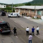 Cena de crime em Culiacán, no México, onde pelo menos 90 pessoas foram mortas em uma recente guerra de cartéis de drogas. Setembro de 2024. (John Holman/Al Jazeera)