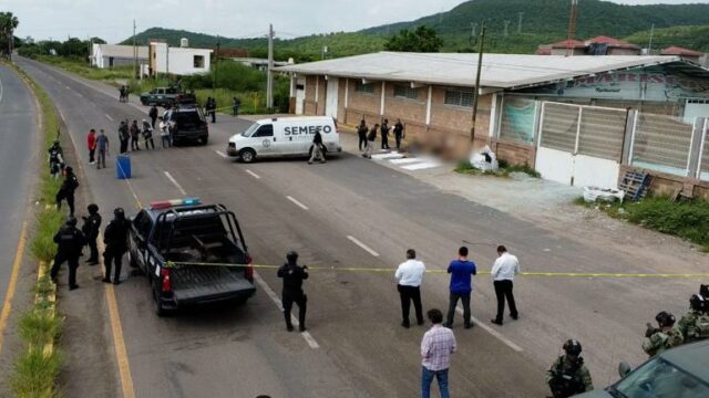 Cena de crime em Culiacán, no México, onde pelo menos 90 pessoas foram mortas em uma recente guerra de cartéis de drogas. Setembro de 2024. (John Holman/Al Jazeera)