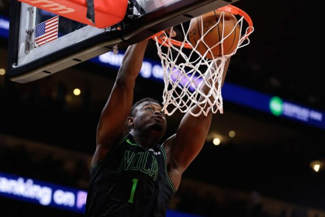 ATLANTA, GEÓRGIA - 10 DE MARÇO: Zion Williamson # 1 dos New Orleans Pelicans enterrou durante o quarto período contra o Atlanta Hawks na State Farm Arena em 10 de março de 2024 em Atlanta, Geórgia. NOTA AO USUÁRIO: O Usuário reconhece e concorda expressamente que, ao baixar e/ou usar esta fotografia, o Usuário está concordando com os termos e condições do Contrato de Licença da Getty Images.