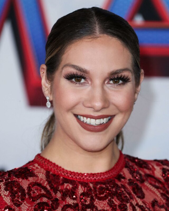 Allison Holker na estreia de 'Homem-Aranha: No Way Home' da Columbia Pictures em Los Angeles