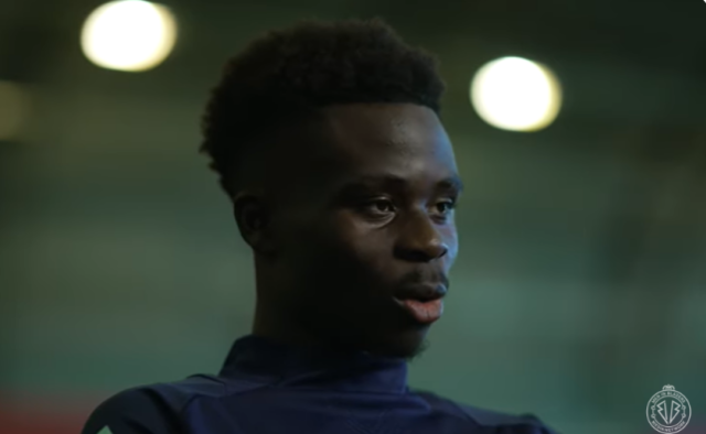 Bukayo Saka viu três amigos próximos deixarem o Arsenal