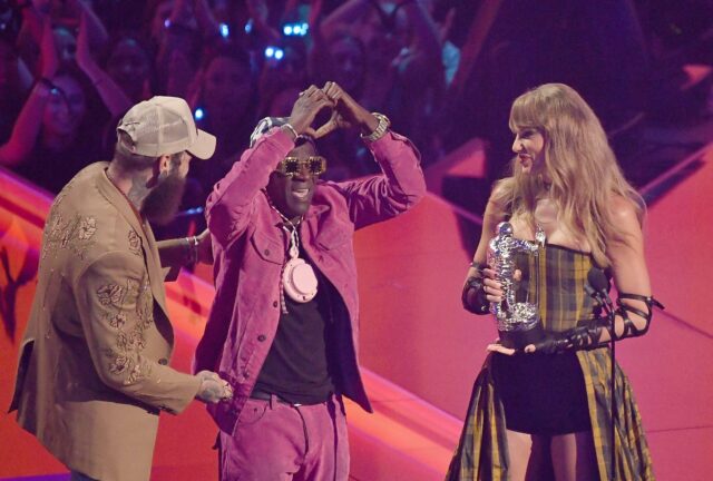 Flavor Flav e Taylor Swift no 2024 MTV Video Music Awards - Programa