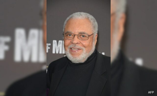 ‘RIP Dad’: Hollywood lamenta James Earl Jones, voz de ‘Darth Vader’