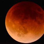 Super lua cheia e eclipse lunar parcial serão vistos esta noite