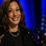 O vice-presidente dos EUA e candidato democrata à presidência Kamala Harris fala em um evento organizado pelo The Economic Club of Pittsburgh na Carnegie Mellon University em 25 de setembro de 2024 em Pittsburgh, Pensilvânia