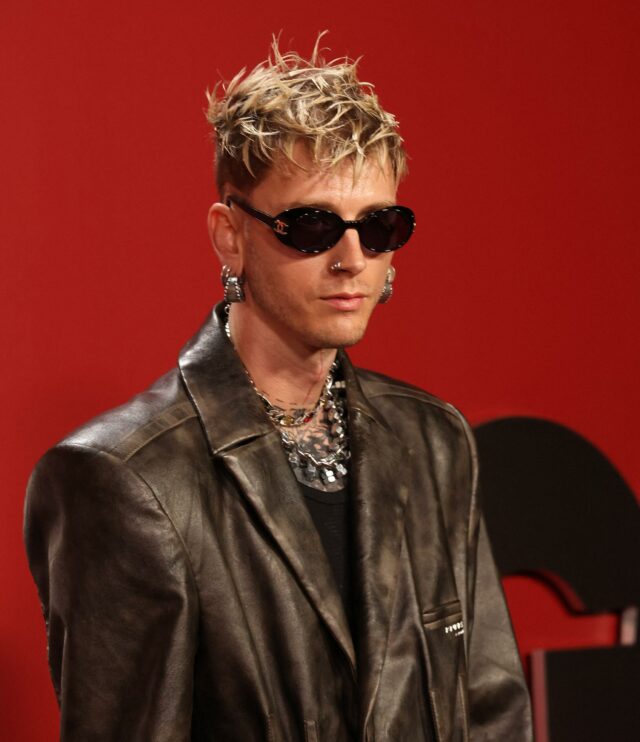 Machine Gun Kelly no 2023 GQ Men Of The Year 