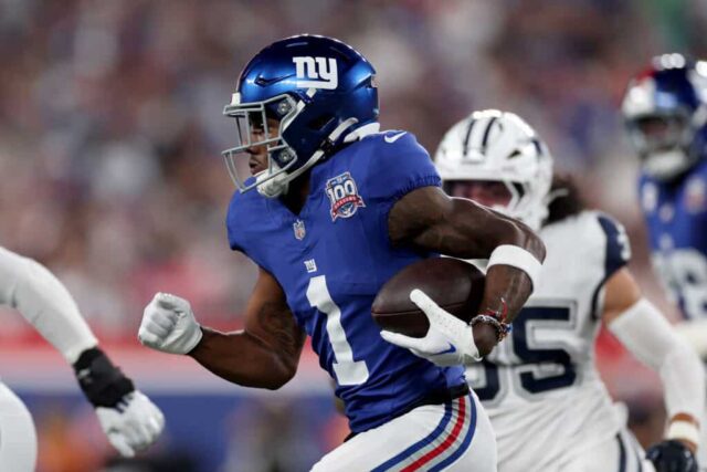 EAST RUTHERFORD, NOVA JERSEY - 26 DE SETEMBRO: Malik Nabers nº 1 do New York Giants carrega a bola durante o primeiro quarto contra o Dallas Cowboys no MetLife Stadium em 26 de setembro de 2024 em East Rutherford, Nova Jersey.