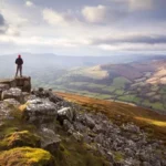 Met Office emite nova previsão do tempo nas montanhas para caminhantes no Reino Unido - lista completa de 'perigos'