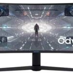 O monitor de jogos de 49 polegadas da Samsung agora tem um desconto de US $ 500