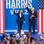 Tim Walz e Kamala Harris no evento do candidato presidencial democrata