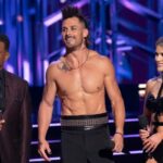 Co-apresentador do DWTS, Alfonso Ribeiro, com Danny Amendola e Witney Carson no