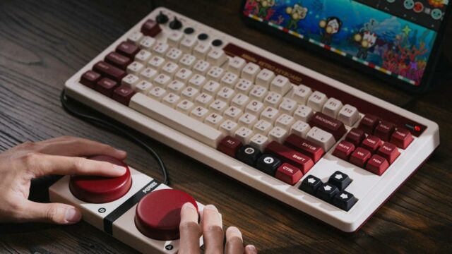 O teclado mecânico retrô da 8BitDo está à venda por US$ 60 agora