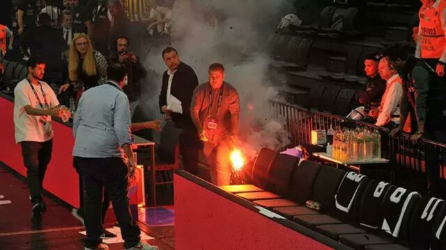 Constrangimento em Türkiye: foguetes e fogos de artifício forçam a suspensão da Supercopa Feminina