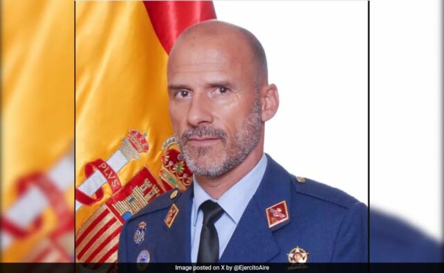 Jato de combate F-18 espanhol cai enquanto voava baixo, piloto morre