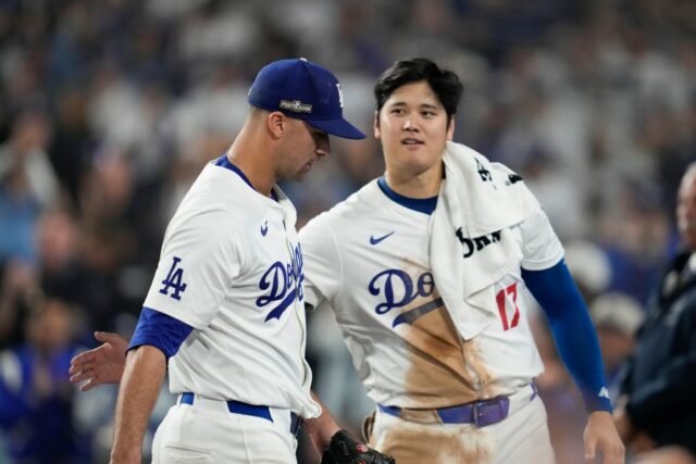 Dodgers empatam marca pós-temporada de 33 entradas consecutivas sem gols, top Mets 9-0 na abertura do NLCS