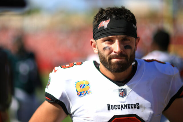 TAMPA, FLÓRIDA - 29 DE SETEMBRO: Baker Mayfield # 6 do Tampa Bay Buccaneers reage após derrotar o Philadelphia Eagles no Raymond James Stadium em 29 de setembro de 2024 em Tampa, Flórida.