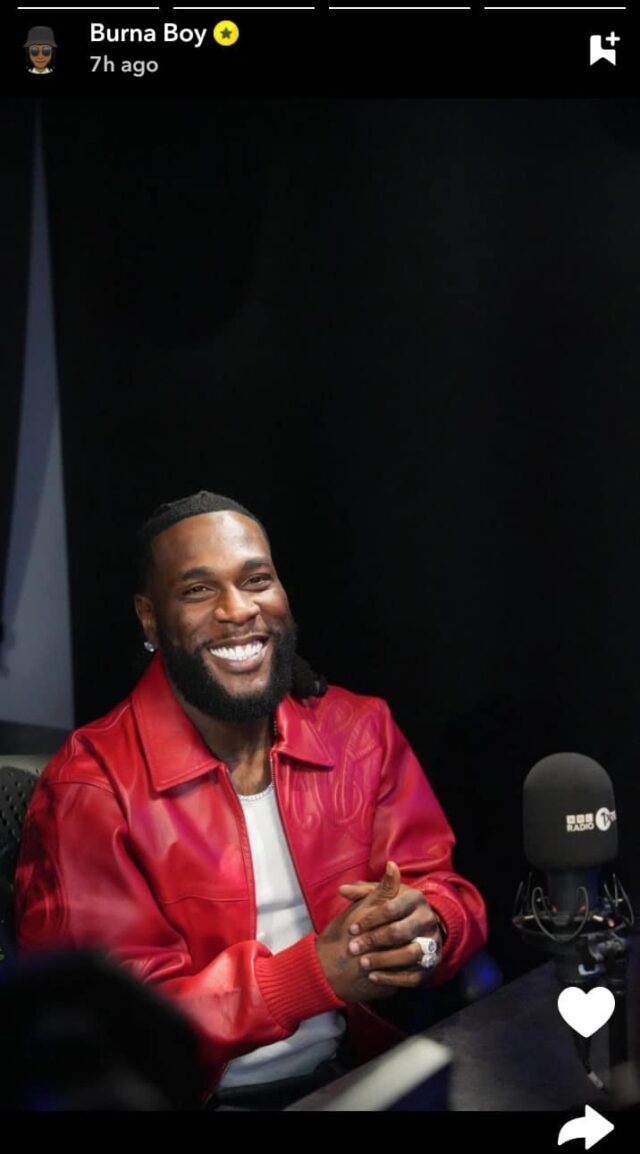 Burna Boy compartilha foto em meio ao ataque de Wizkid a Davido