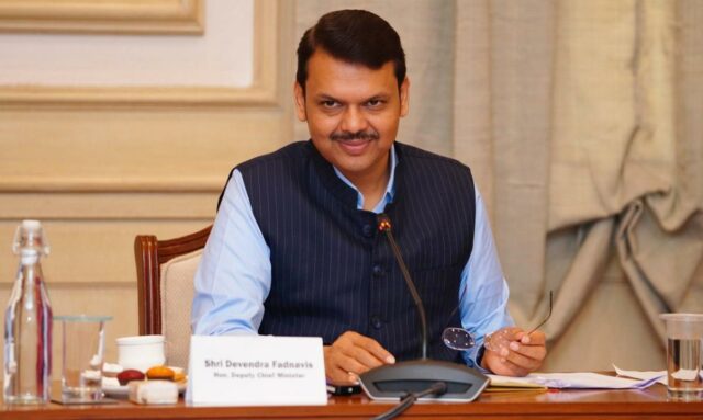 PM deu exemplo de política baseada em valores, os líderes podem aprender com ele: Fadnavis