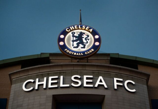 O emblema do Chelsea em Stamford Bridge