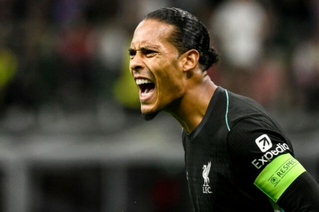 Virgil van Dijk, do Liverpool FC, grita durante a UEFA