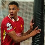 Trent Alexander-Arnold participa da partida da Liga dos Campeões entre Liverpool e Bologna