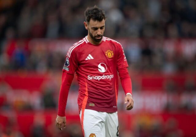 Bruno Fernandes, do Manchester United, é expulso durante partida da Premier League entre Manchester United FC e Tottenham Hotspur FC