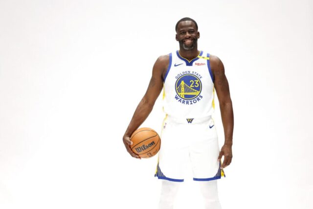 SÃO FRANCISCO, CALIFÓRNIA - 30 DE SETEMBRO: Draymond Green # 23 dos Golden State Warriors posa para a mídia durante o Warriors Media Day no Chase Center em 30 de setembro de 2024 em San Francisco, Califórnia. NOTA AO USUÁRIO: O usuário reconhece e concorda expressamente que, ao baixar e/ou usar esta fotografia, o usuário concorda com os termos e condições do Contrato de Licença da Getty Images. 