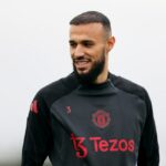 Noussair Mazraoui treinando com o Man United