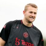 Matthijs de Ligt, do Manchester United, reage durante o treinamento da Fase MD2 da UEFA Europa League 2024/25 e conferência de imprensa no Carrington Training Ground