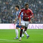 Marcus Rashford, do Manchester United, comemora o primeiro gol da sua equipe durante o jogo da Fase MD2 da UEFA Europa League 2024/25 entre FC Porto e Manchester United