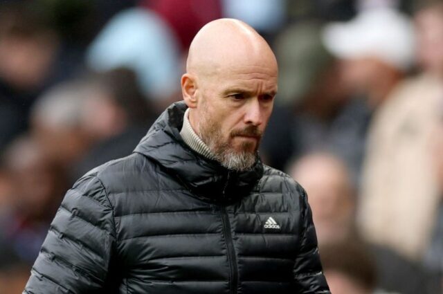 O técnico do Man Utd, Erik ten Hag, no Villa Park