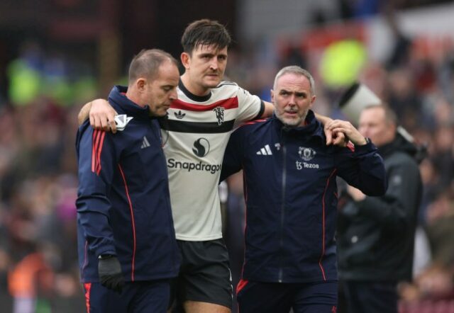 O zagueiro do Manchester United, Harry Maguire, foi forçado a sair lesionado