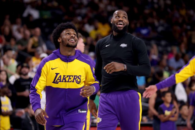 LeBron James teve uma resposta de quatro palavras sobre compartilhar a quadra com Bronny