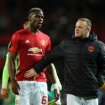 Paul Pogba fotografado ao lado de Wayne Rooney no Manchester United em 2017