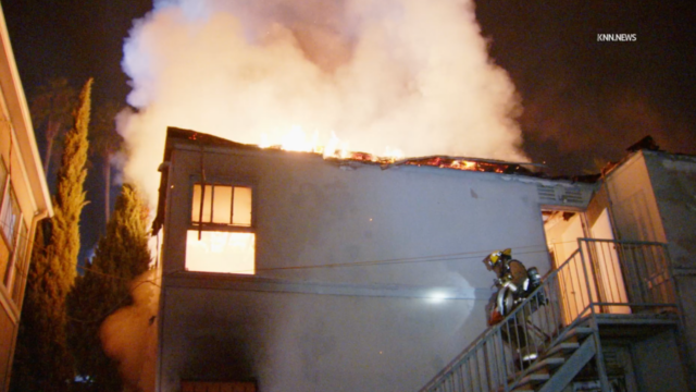 Incêndio em prédio vazio em Hollywood