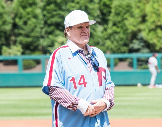 Philadelphia Phillies dá as boas-vindas a Pete Rose durante o fim de semana de ex-alunos dos campeões da World Series de 1980