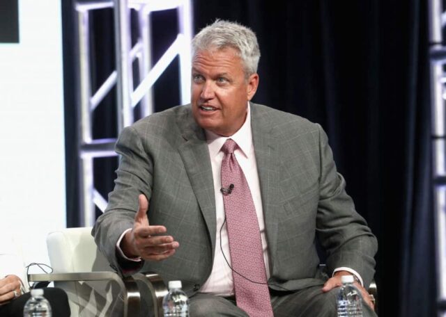 O ex-técnico da NFL e analista da ESPN Rex Ryan do 'ESPN's Sunday's NFL Countdown' fala no palco durante a parte da ESPN do Summer Television Critics Association Press Tour de 2017 no The Beverly Hilton Hotel em 26 de julho de 2017 em Beverly Hills, Califórnia.