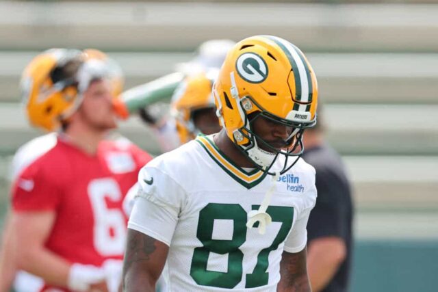 GREEN BAY, WISCONSIN - 04 DE JUNHO: Romeo Doubs # 87 do Green Bay Packers participa de treinos durante o Minicamp do Green Bay Packers no Ray Nitschke Field em 04 de junho de 2024 em Green Bay, Wisconsin.