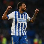 Georginio Rutter do Brighton & Hove Albion FC comemora após marcar o segundo gol durante a partida da Premier League entre Brighton & Hove Albion FC e Tottenham Hotspur FC no Amex Stadium em 6 de outubro de 2024 em Brighton, Inglaterra