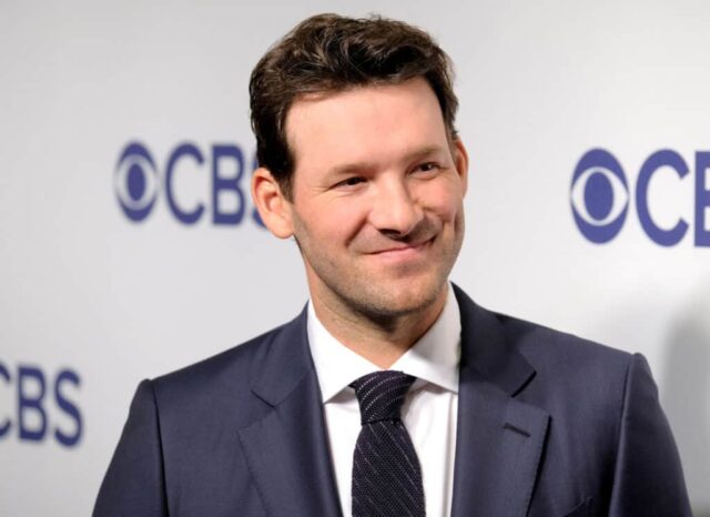 NOVA IORQUE, NY - 16 DE MAIO: Tony Romo participa do CBS Upfront 2018 no The Plaza Hotel em 16 de maio de 2018 na cidade de Nova York.