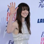 Anne Hathaway no Film Independent Spirit Awards de 2024