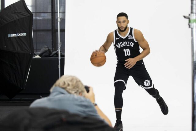 NOVA IORQUE, NOVA IORQUE - 30 DE SETEMBRO: Ben Simmons nº 10 do Brooklyn Nets posa para fotos durante o NBA Media Day no Brooklyn Nets HSS Training Center em 30 de setembro de 2024 no bairro de Brooklyn, na cidade de Nova York. NOTA AO USUÁRIO: O usuário reconhece e concorda expressamente que, ao baixar e/ou usar esta fotografia, o usuário está concordando com os termos e condições do Contrato de Licença da Getty Images