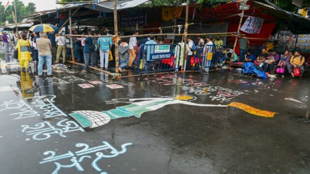 Bengala Ocidental: Protestos eclodem por estupro e assassinato de uma menina de 10 anos no estado