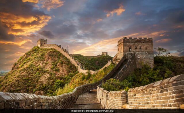 Um casal caminhou pela Grande Muralha da China de lados opostos apenas para se separar