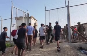 Espanha instala barreira flutuante em Ceuta após onda migratória com vítimas fatais
