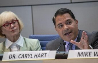 Enquanto os ‘terapeutas’ de IA distribuem conselhos, os legisladores da Califórnia tentam estabelecer alguns limites As AI ‘therapists’ dish out advice, California lawmakers try to set some limits