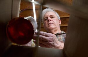 A entrega de bebidas alcoólicas artesanais na Califórnia está prestes a acabar graças ao lobby de muito dinheiro California craft liquor delivery is about to go away thanks to big money lobbying