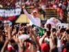 Lula inicia sua campanha de reeleição com a esperança de trazer os trabalhadores de volta ao seu Partido dos Trabalhadores.